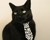 回防站位精准锁死中路空档，回防速度