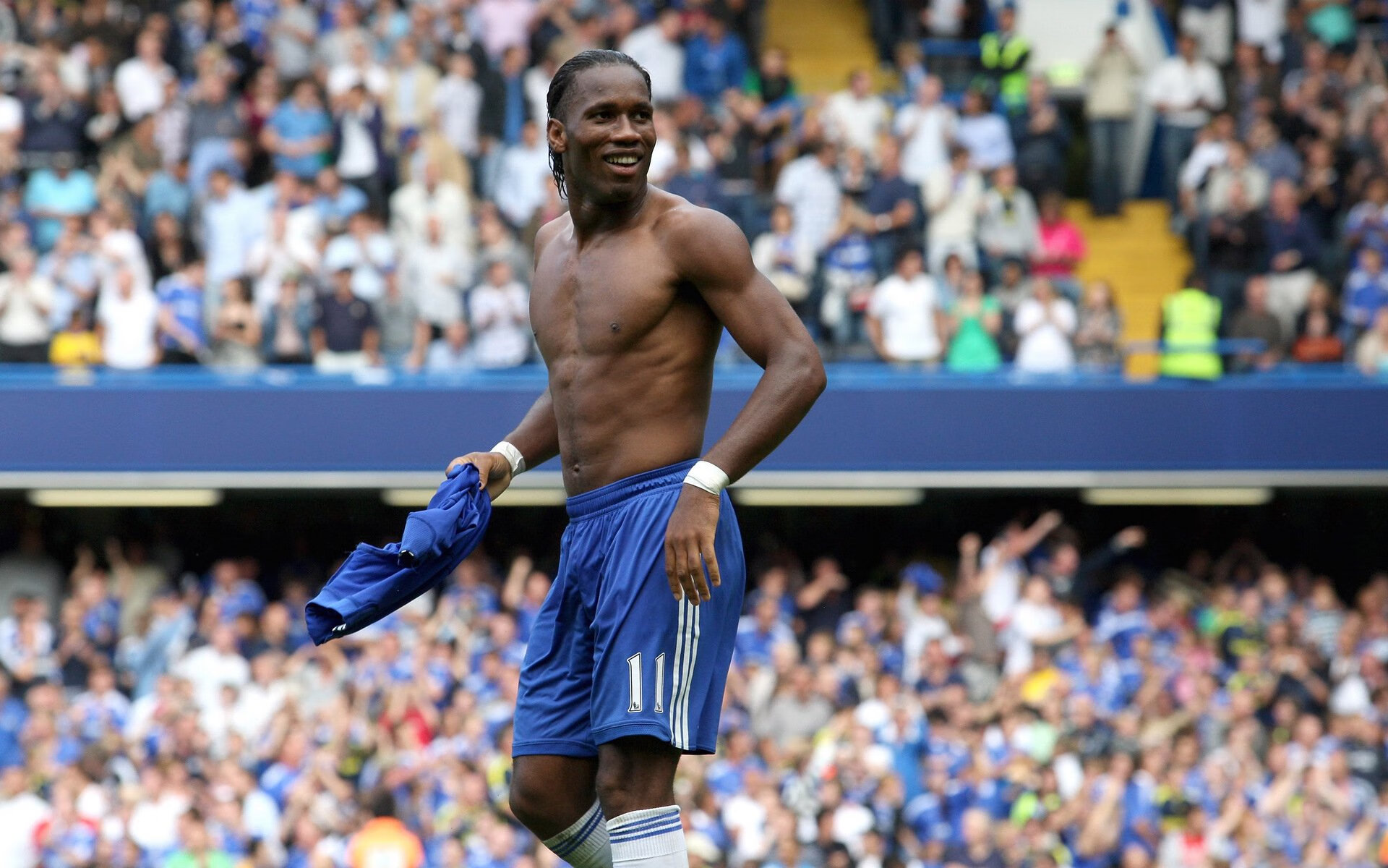 中国男足在巴黎奥运会比赛中以3-0击败几内亚，奥运会足球赛中国男足